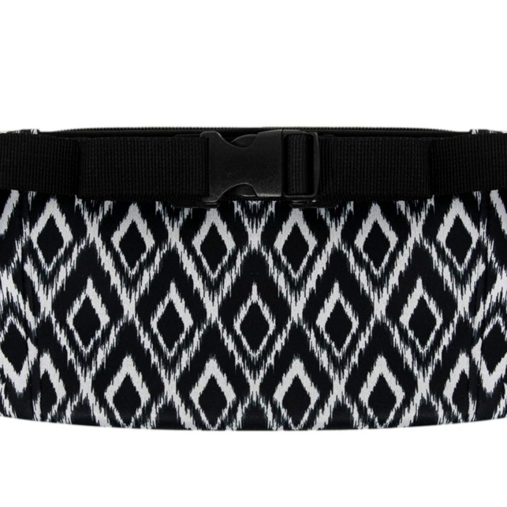 🍒NWT HALLE BERRY FANNY PACK - Picture 2 of 8
